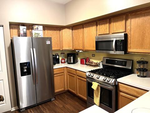 2402 Georgetown Cir, Aurora, IL 60503 photo 5