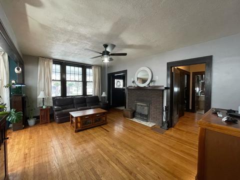 304 E Scott St, Tuscola, IL 61953 photo 5
