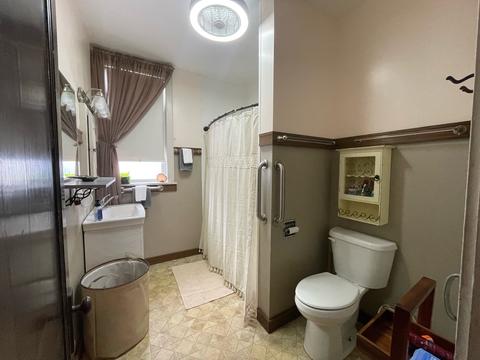 304 E Scott St, Tuscola, IL 61953 photo 28