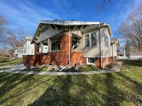 304 E Scott St, Tuscola, IL 61953 photo 3