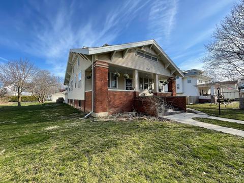 304 E Scott St, Tuscola, IL 61953 photo 1