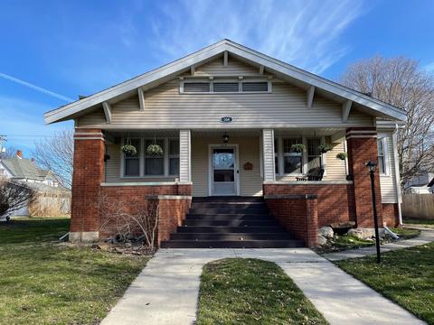 304 E Scott St, Tuscola, IL 61953 photo 2