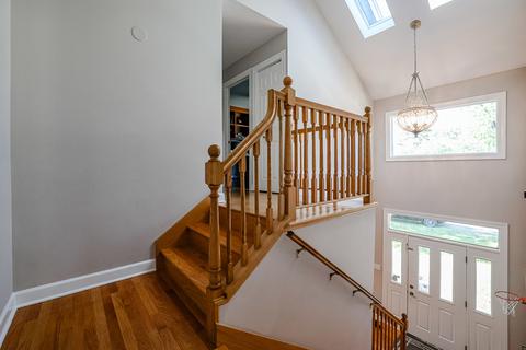 8745 Lyons St, Des Plaines, IL 60016 photo 11