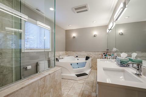 8745 Lyons St, Des Plaines, IL 60016 photo 19