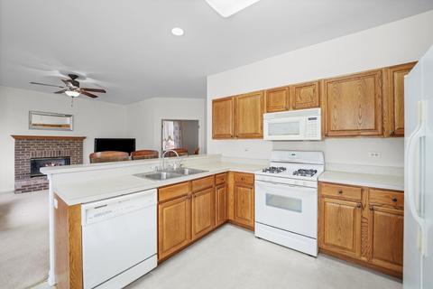 652 Cameron Dr, Antioch, IL 60002 photo 6