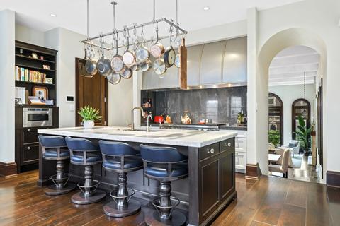 21 E Cedar St, Chicago, IL 60611 photo 6