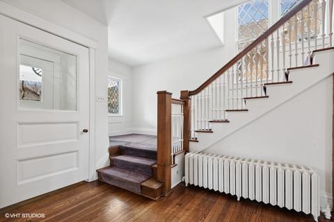 1023 Maple Ave, Evanston, IL 60202 photo 4