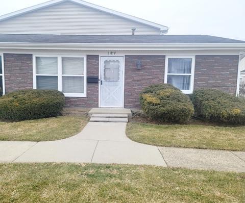 1315 Kingsbury Dr #F, Hanover Park, IL 60133