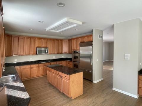 1017 Crystal Ct, Glenview, IL 60025 photo 2