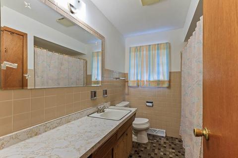 7638 Stickney Ave, Bridgeview, IL 60455 photo 10