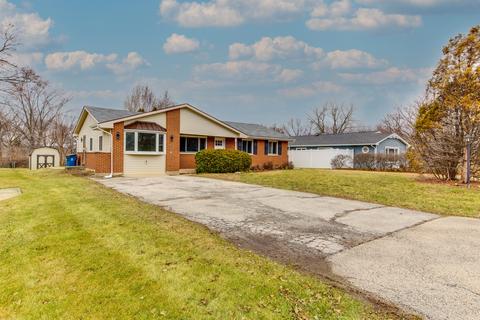 992 Apple Valley Dr, Bartlett, IL 60103 photo 1