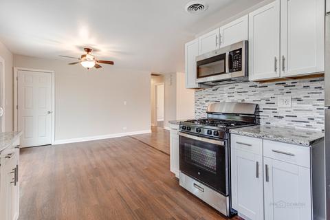 992 Apple Valley Dr, Bartlett, IL 60103 photo 13