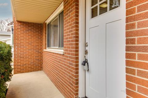 992 Apple Valley Dr, Bartlett, IL 60103 photo 3