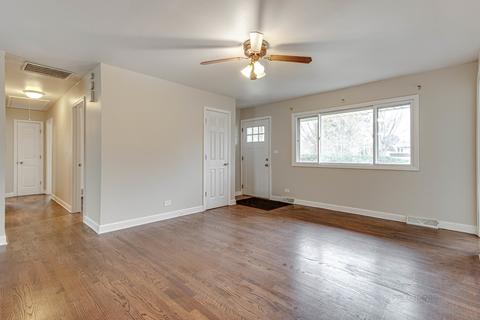 992 Apple Valley Dr, Bartlett, IL 60103 photo 7