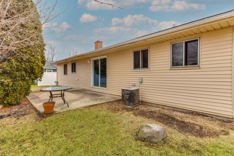 992 Apple Valley Dr, Bartlett, IL 60103 photo 25