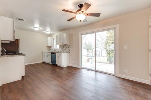 992 Apple Valley Dr, Bartlett, IL 60103 photo 9