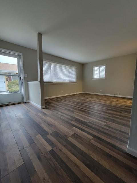 805 Valley Stream Dr #A, Wheeling, IL 60090 photo 2