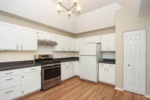 318 Cimarron Rd, Lombard, IL 60148 photo 7