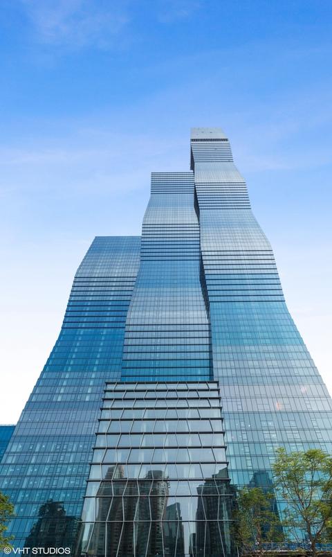 363 E Wacker Dr #1802, Chicago, IL 60601