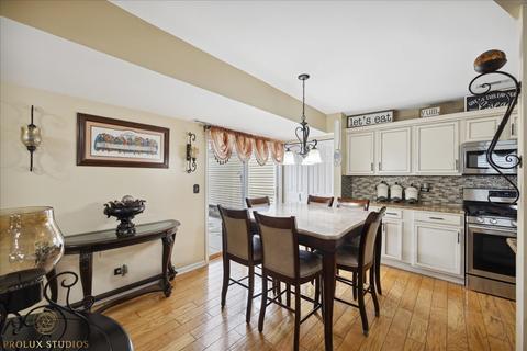 1003 Symphony Dr, Aurora, IL 60504 photo 4