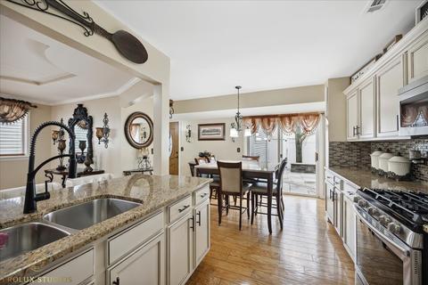 1003 Symphony Dr, Aurora, IL 60504 photo 5