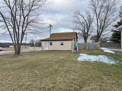 101 Main, Leaf River, IL 61047 photo 2