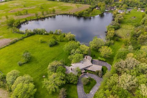 1810 Sunset Ln, Bannockburn, IL 60015