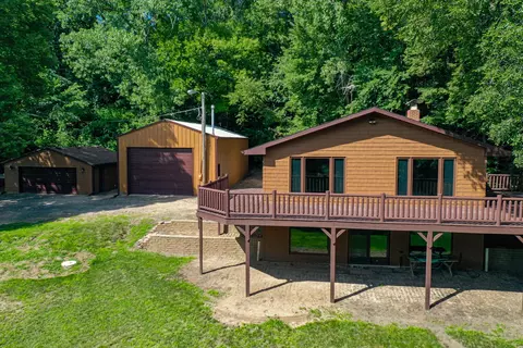 5063 W Murray Dr, Dixon, IL 61021