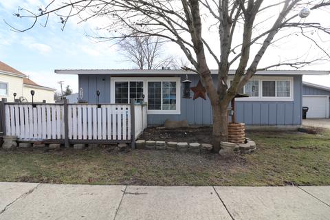 518 E Webster St, Clinton, IL 61727 photo 1