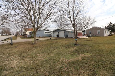 518 E Webster St, Clinton, IL 61727 photo 28