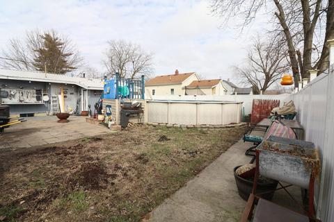 518 E Webster St, Clinton, IL 61727 photo 20