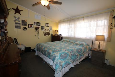 518 E Webster St, Clinton, IL 61727 photo 9