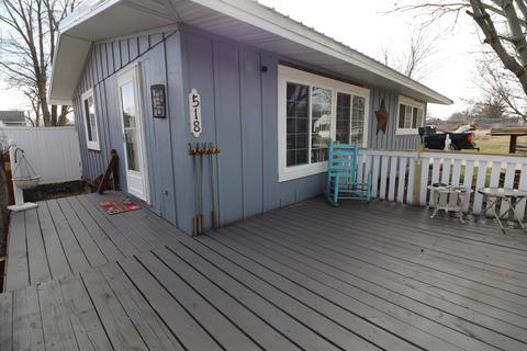 518 E Webster St, Clinton, IL 61727 photo 2