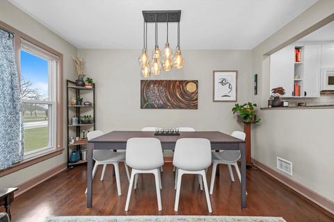 2013 Oakton St, Evanston, IL 60202 photo 5