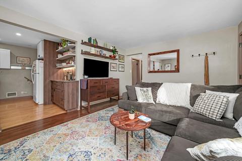 2013 Oakton St, Evanston, IL 60202 photo 3