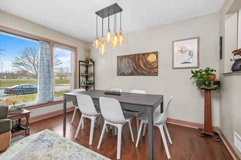 2013 Oakton St, Evanston, IL 60202 photo 4