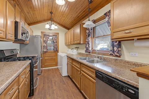 107 Croyden St, Spring Grove, IL 60081 photo 4