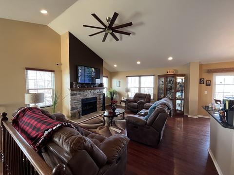 1938 Sundrop Ct, Bartlett, IL 60103 photo 9