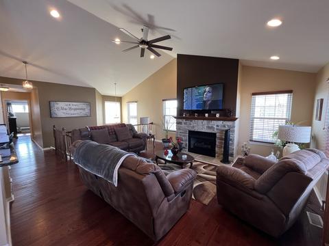 1938 Sundrop Ct, Bartlett, IL 60103 photo 8