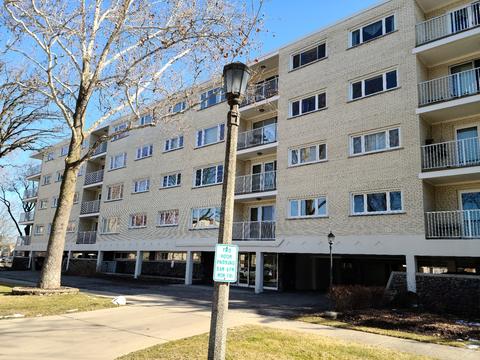 1535 Forest Ave #202, River Forest, IL 60305