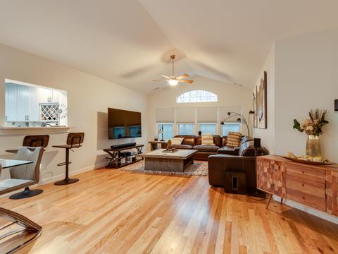 2637 Old Woods Trl, Plainfield, IL 60586 photo 4