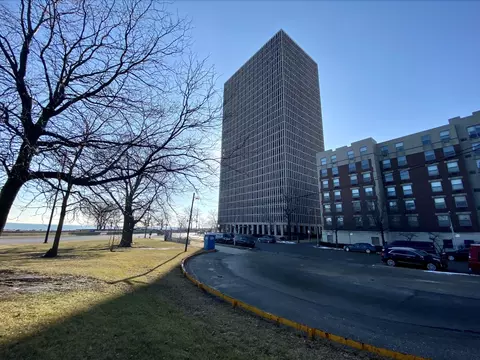 6700 S South Shore Dr #7K, Chicago, IL 60649