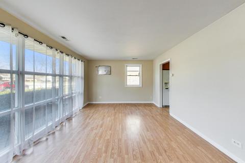875 S 6th Ave, Des Plaines, IL 60016 photo 3