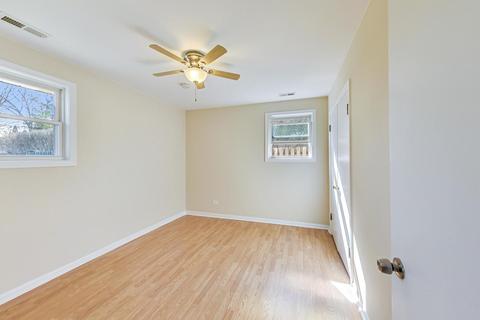 875 S 6th Ave, Des Plaines, IL 60016 photo 15