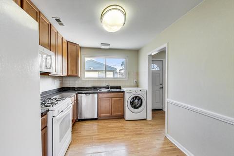 875 S 6th Ave, Des Plaines, IL 60016 photo 8