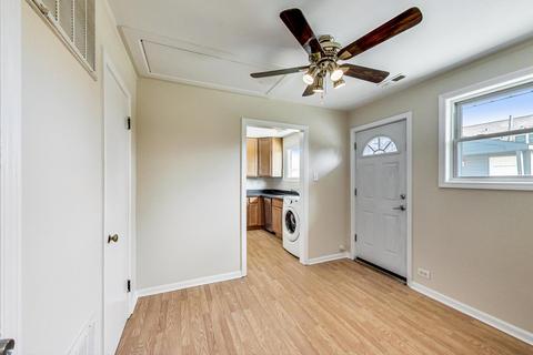 875 S 6th Ave, Des Plaines, IL 60016 photo 7
