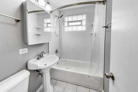 875 S 6th Ave, Des Plaines, IL 60016 photo 18