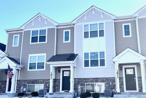 3821 Honeysuckle Ln, Elgin, IL 60124 photo 1