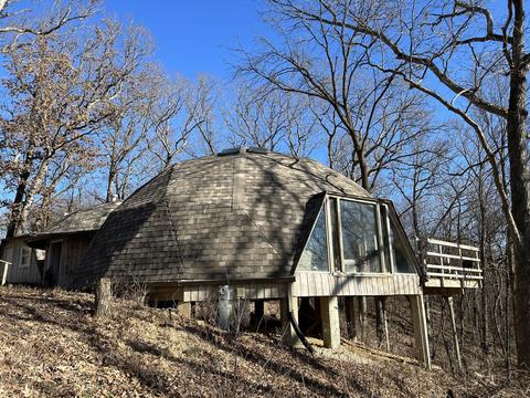 1012 Timber Trail Dr, Dixon, IL 61021