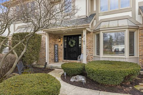 710 Longfellow Dr, Wheaton, IL 60189 photo 2